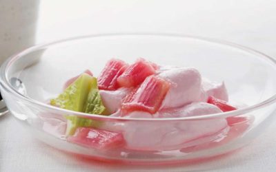 Tassike rabarberikreemiga